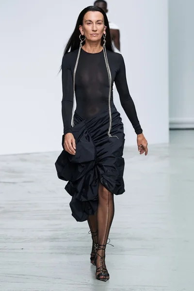 Look 32